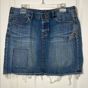 Eddie Bauer Denim Blue Mini Skirt Embroidered Embellishments Size 10